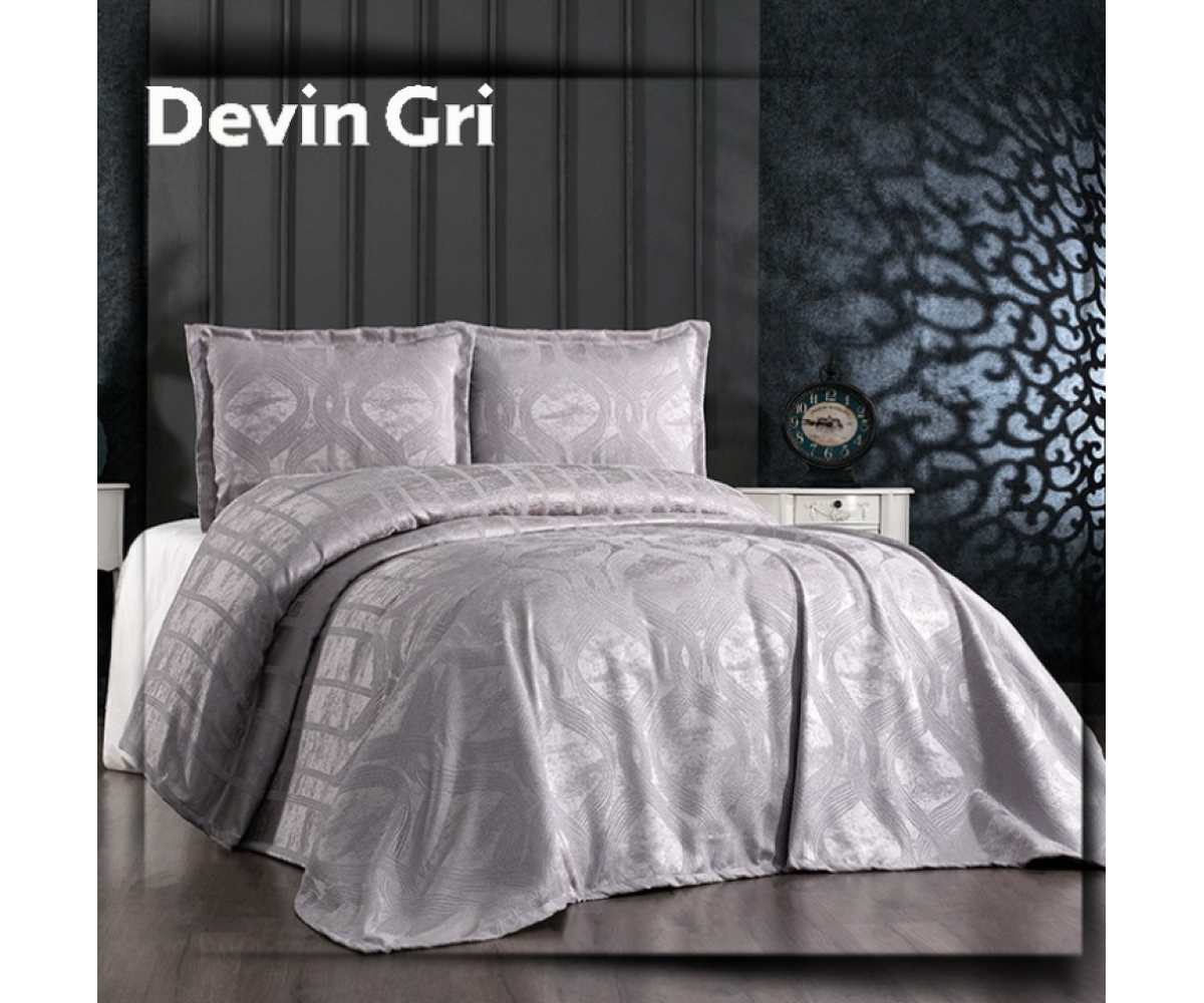 Devin Yatak Örtüsü